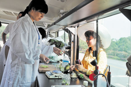 挑選食品安全檢測(cè)車(chē)廠家，需要注意這3點(diǎn)