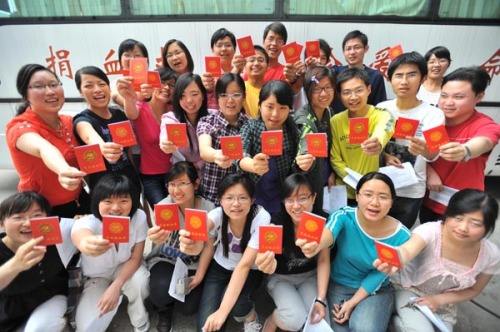 在獻(xiàn)血車(chē)獻(xiàn)血應(yīng)該注意什么？02