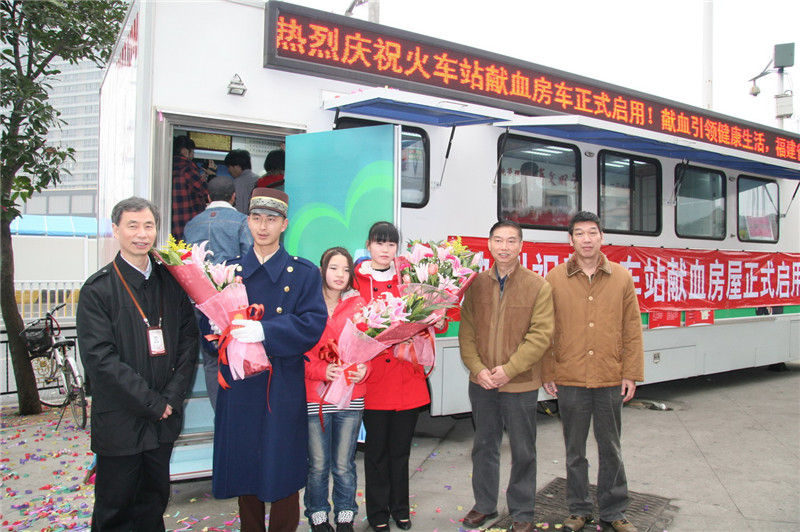 獻(xiàn)血房車投入使用需要注意什么呢？02