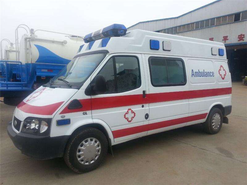 救護(hù)車和醫(yī)療車有什么區(qū)別？救護(hù)車廠家專業(yè)為你解答。01