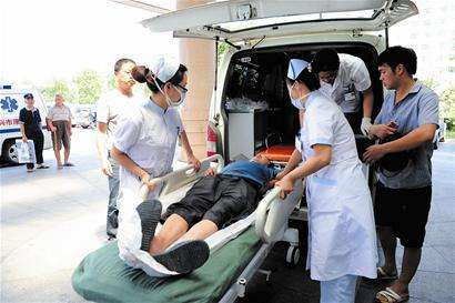 千里護(hù)送，轉(zhuǎn)運(yùn)救護(hù)車帶動(dòng)救護(hù)車廠家發(fā)展01