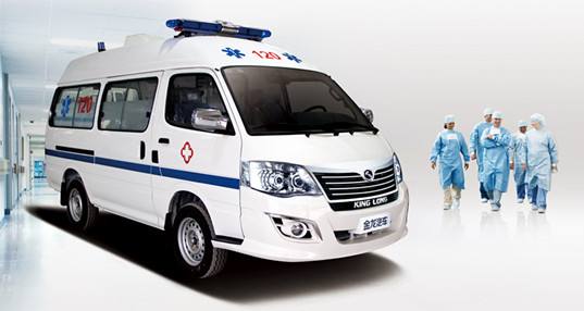 命懸一線牽動(dòng)人心，救護(hù)車臨危不亂治病救人_